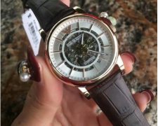 卡地亚手表表壳有划痕问题可以修吗